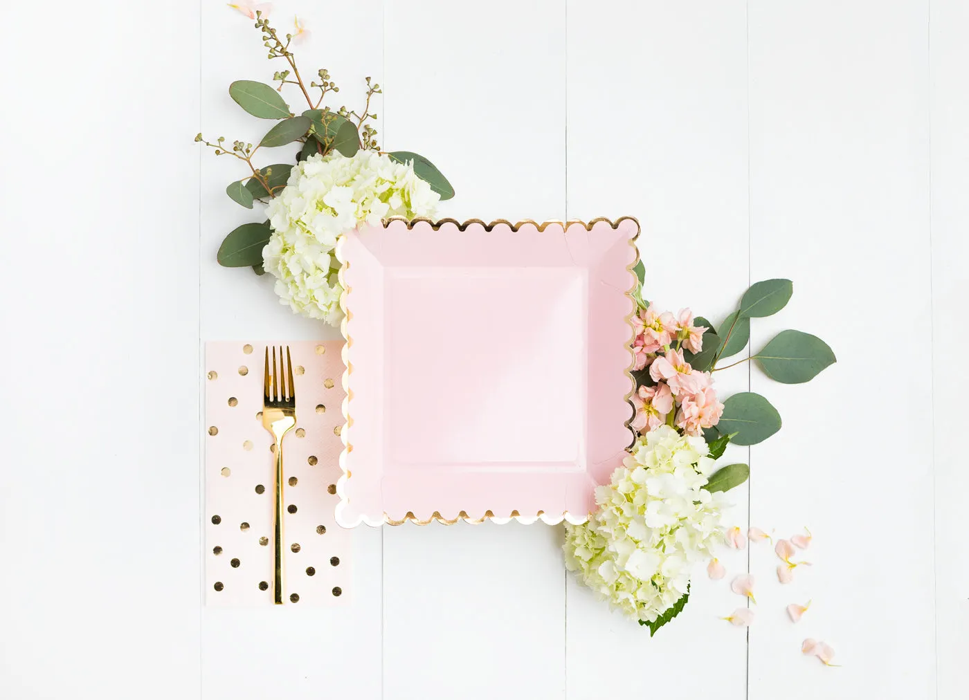 Blush Scalloped 9" Paper Plates