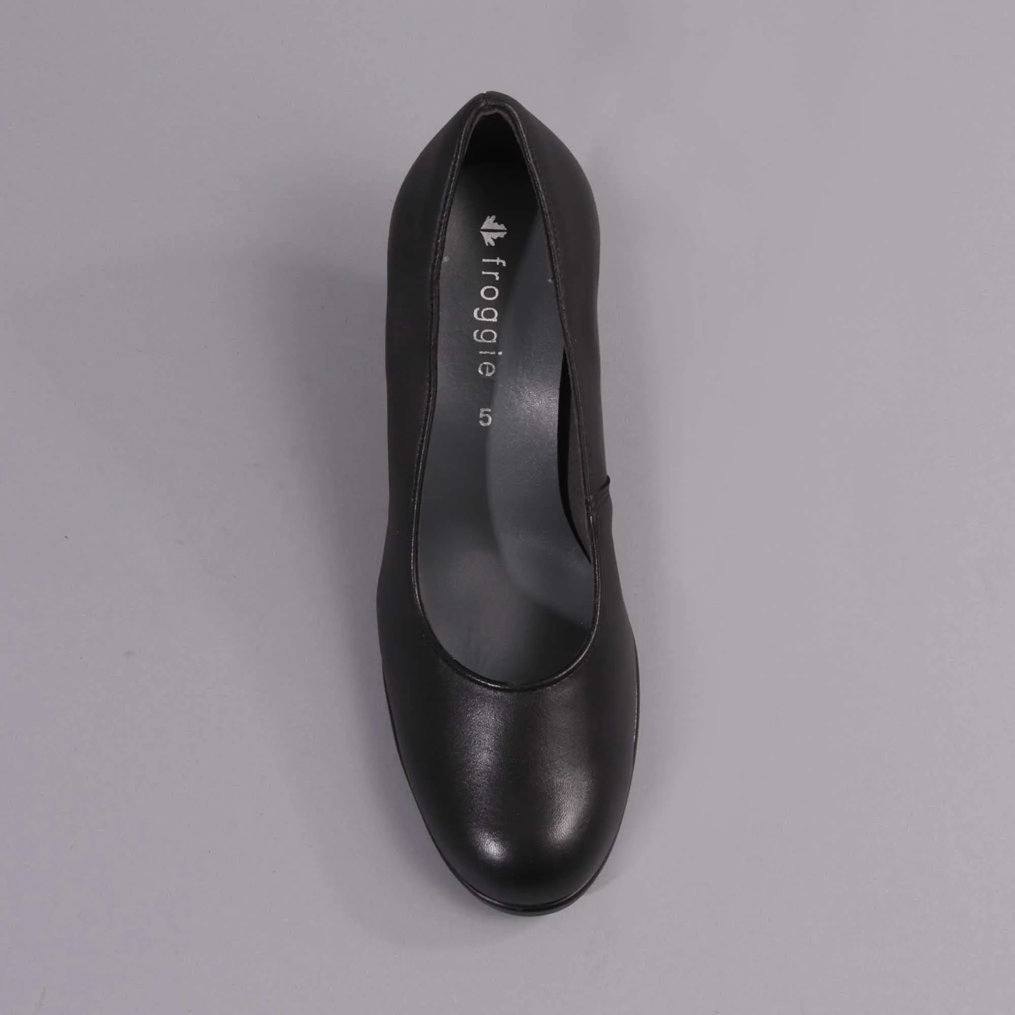 Court Shoe in Black - 12637